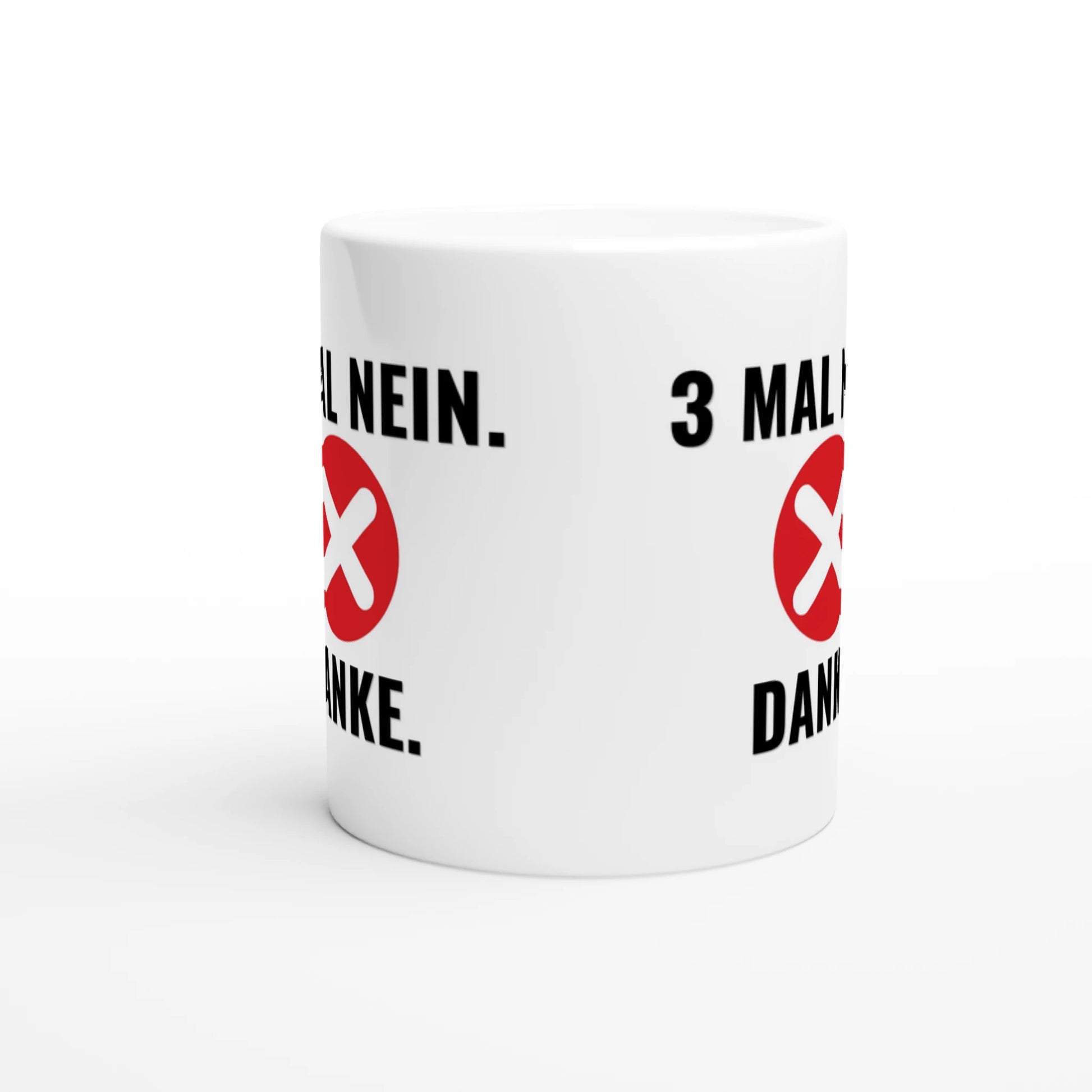 Weiße Keramiktasse mit Aufdruck "3 mal Nein" – Rundumsicht der Bürotasse von Vollzeitfrust
