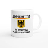 Weiße Keramiktasse 325 ml mit Aufdruck "Bundesinstitut für depressive Urlaubsvertretungen" – Schreibtischtasse von Vollzeitfrust, Ansicht von rechts