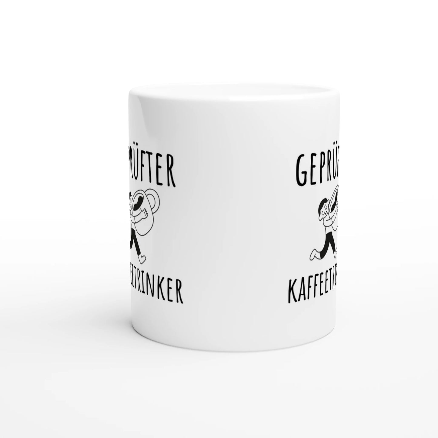 Weiße Keramiktasse mit Aufdruck "Geprüfter Kaffeetrinker" – Rundumsicht der Bürotasse von Vollzeitfrust