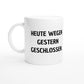 Weiße Keramiktasse 325 ml mit Aufdruck "Heute wegen gestern geschlossen" – Schreibtischtasse von Vollzeitfrust, Ansicht von links