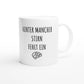 Weiße Keramiktasse 325 ml mit Aufdruck "Hinter mancher Stirn fehlt ein 🧠" – Schreibtischtasse von Vollzeitfrust, Ansicht von rechts
