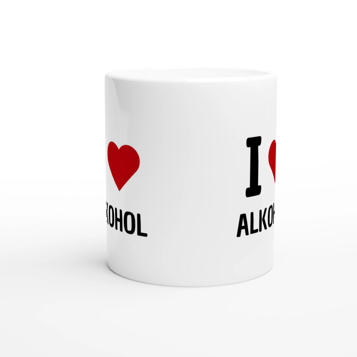 Weiße Keramiktasse mit Aufdruck "I love Alkohol" – Rundumsicht der Bürotasse von Vollzeitfrust