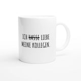 Weiße Keramiktasse 325 ml mit Aufdruck "Ich hasse liebe meine Kollegen" – Schreibtischtasse von Vollzeitfrust, Ansicht von rechts