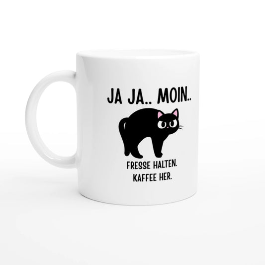 Weiße Keramiktasse 325 ml mit Aufdruck "Ja ja.. Moin.. Fresse halten. Kaffee her" – Schreibtischtasse von Vollzeitfrust, Ansicht von links