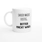Weiße Keramiktasse 325 ml mit Aufdruck "Sauer macht lustig. Bitter macht wach" – Schreibtischtasse von Vollzeitfrust, Ansicht von links