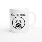Weiße Keramiktasse 325 ml mit Aufdruck "Würg-Life-Balance" – Schreibtischtasse von Vollzeitfrust, Ansicht von rechts
