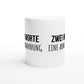Weiße Keramiktasse mit Aufdruck "Zwei Worte" – Rundumsicht der Bürotasse von Vollzeitfrust
