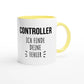 Zweifarbige Keramiktasse 325 ml mit Aufdruck "Controller – Ich finde deine Fehler" in Gelb – Schreibtischtasse von Vollzeitfrust
