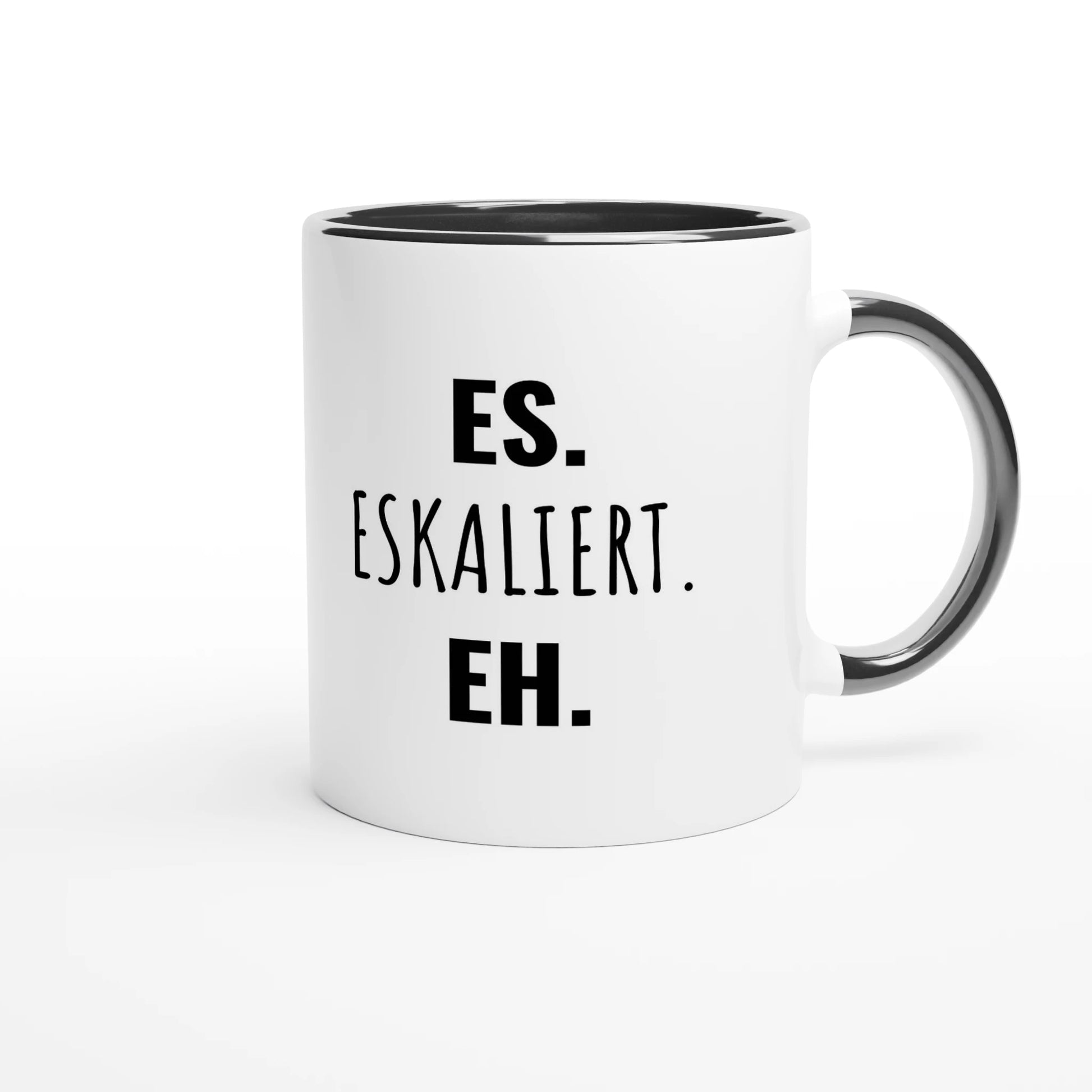 Zweifarbige Keramiktasse 325 ml mit Aufdruck "Es. Eskaliert. Eh" in Schwarz – Schreibtischtasse von Vollzeitfrust
