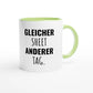 Zweifarbige Keramiktasse 325 ml mit Aufdruck "Gleicher Sheet. Anderer Tag" in Grün – Schreibtischtasse von Vollzeitfrust
