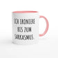 Zweifarbige Keramiktasse 325 ml mit Aufdruck "Ich ironiere bis zum Sarkasmus" in Rosa – Schreibtischtasse von Vollzeitfrust
