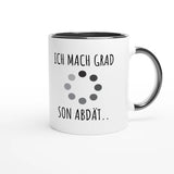 Zweifarbige Keramiktasse 325 ml mit Aufdruck "Ich mach grad son Abdät" in Schwarz – Schreibtischtasse von Vollzeitfrust
