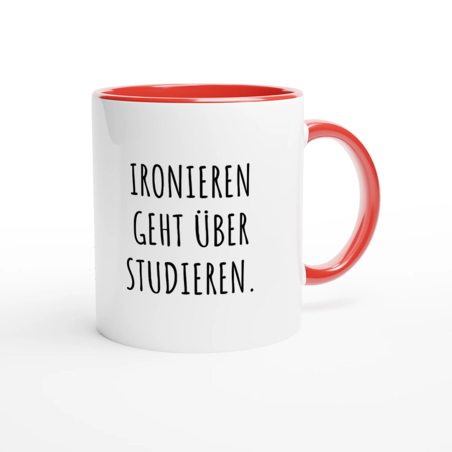 Zweifarbige Keramiktasse 325 ml mit Aufdruck "Ironieren geht über Studieren" in Rot – Schreibtischtasse von Vollzeitfrust
