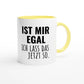 Zweifarbige Keramiktasse 325 ml mit Aufdruck "Ist mir egal. Ich lass das jetzt so" in Gelb – Schreibtischtasse von Vollzeitfrust
