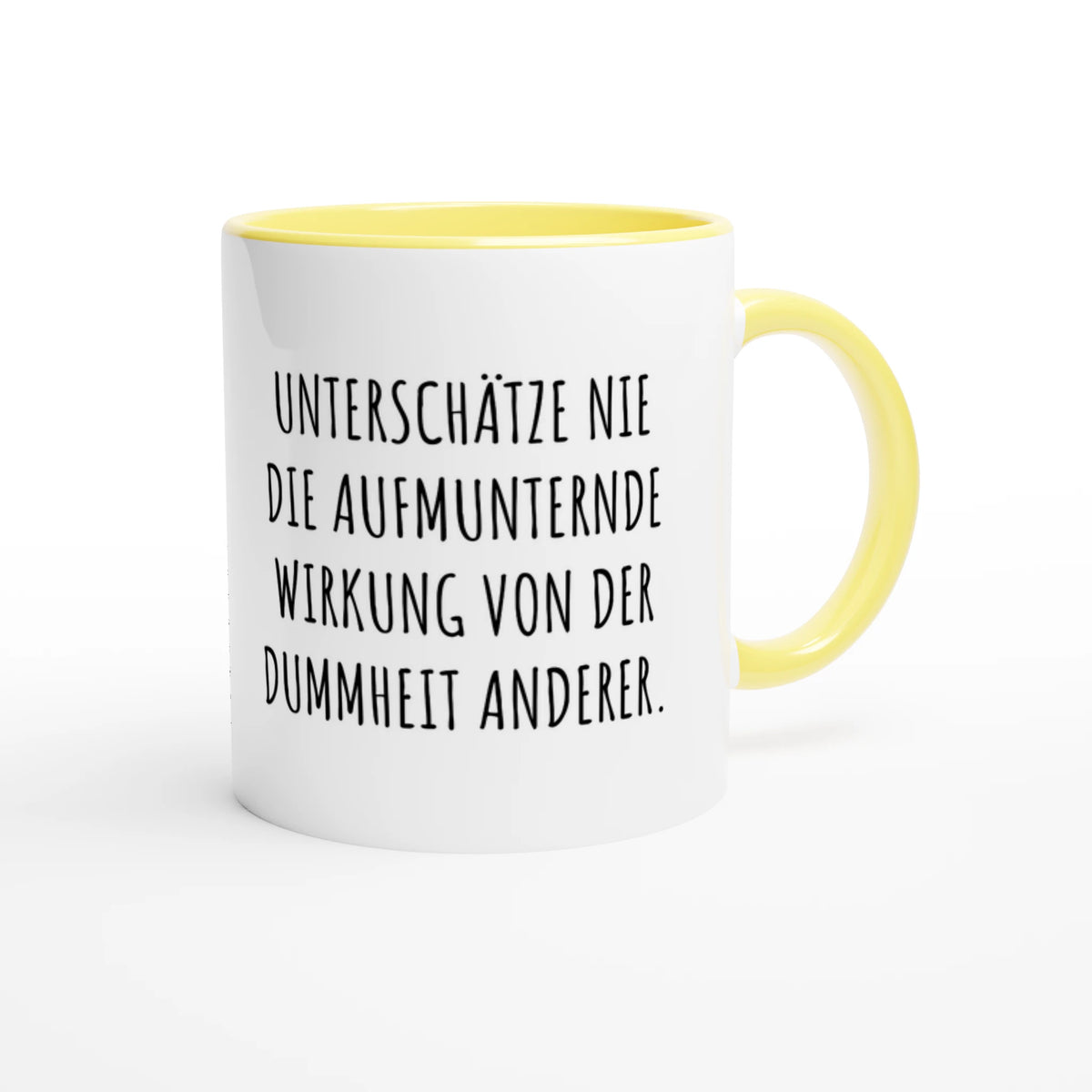 Zweifarbige Keramiktasse 325 ml mit Aufdruck "Unterschätze nie die aufmunternde Wirkung von der Dummheit anderer" in Gelb – Schreibtischtasse von Vollzeitfrust